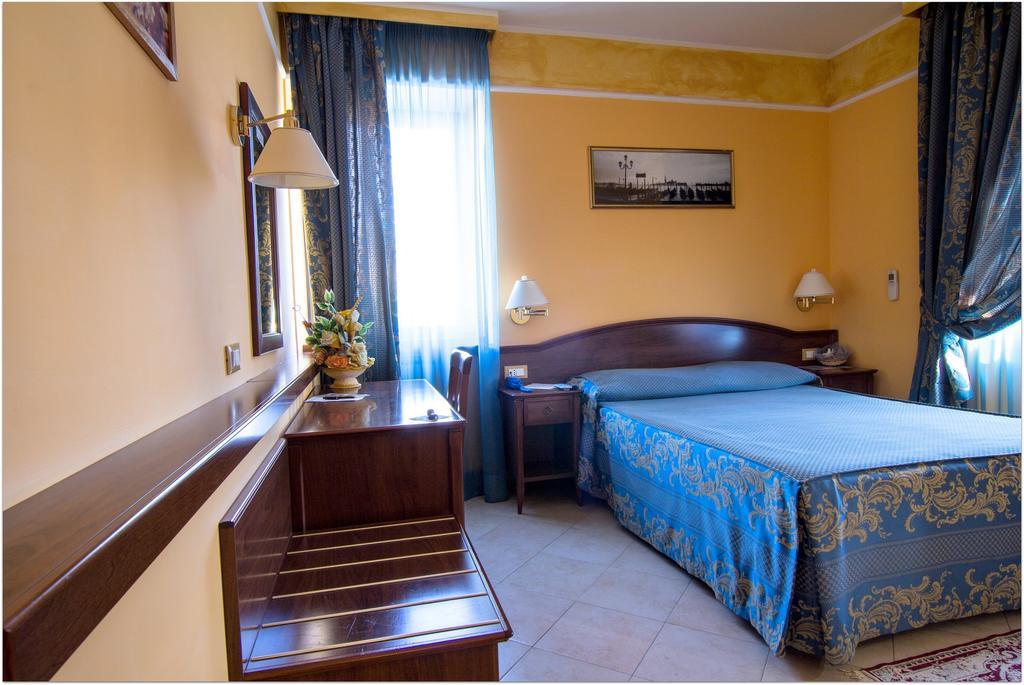 B&B Degli Amici Ciampino Phòng bức ảnh