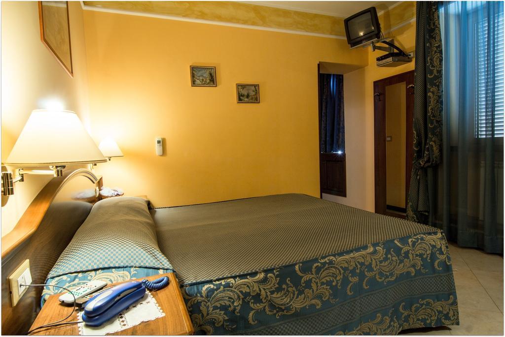 B&B Degli Amici Ciampino Phòng bức ảnh